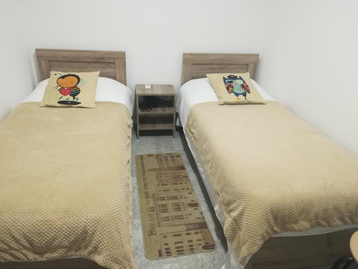 Family Нotel Banuri Koetaisi Kamer foto