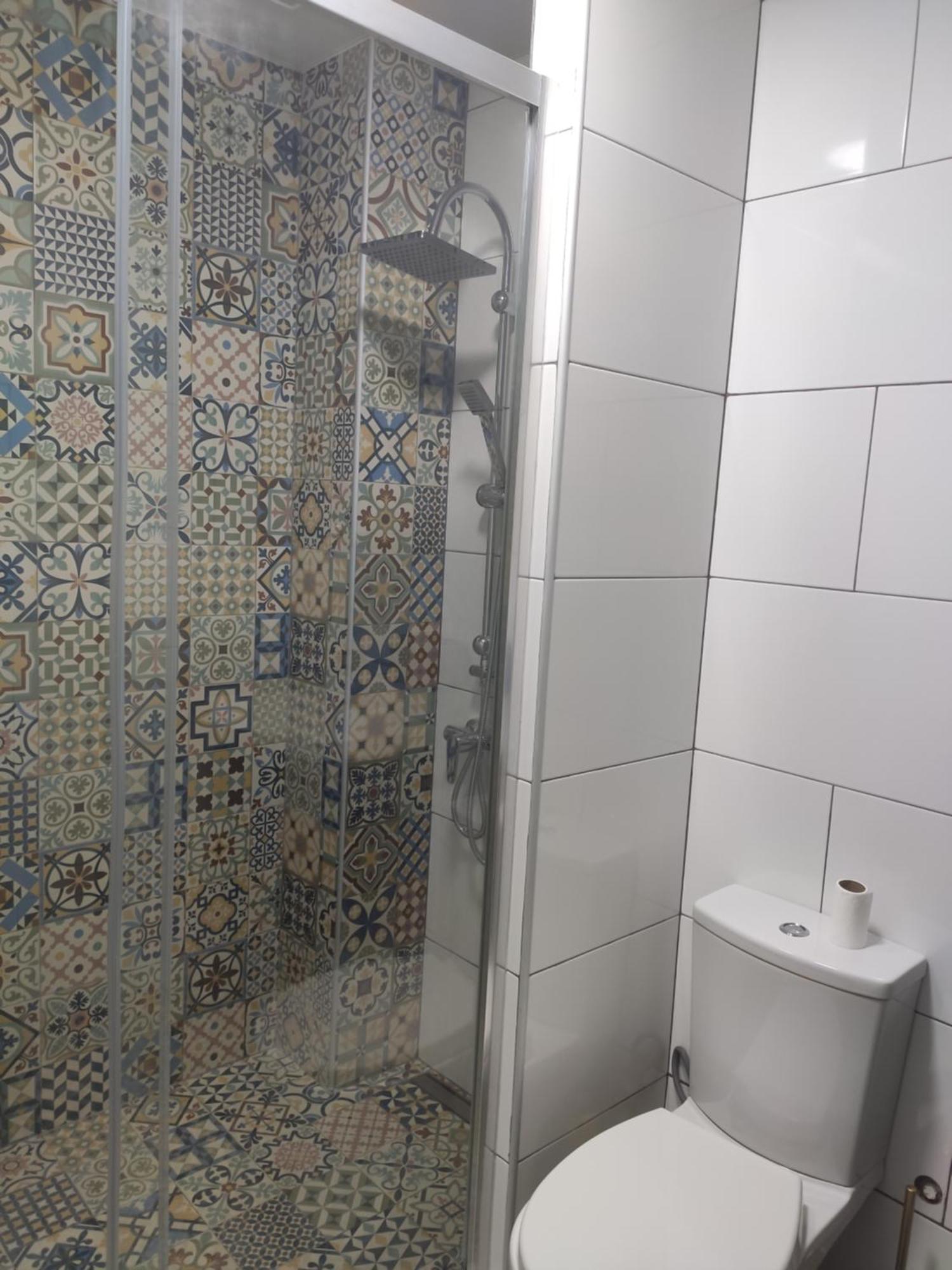 Family Нotel Banuri Koetaisi Buitenkant foto
