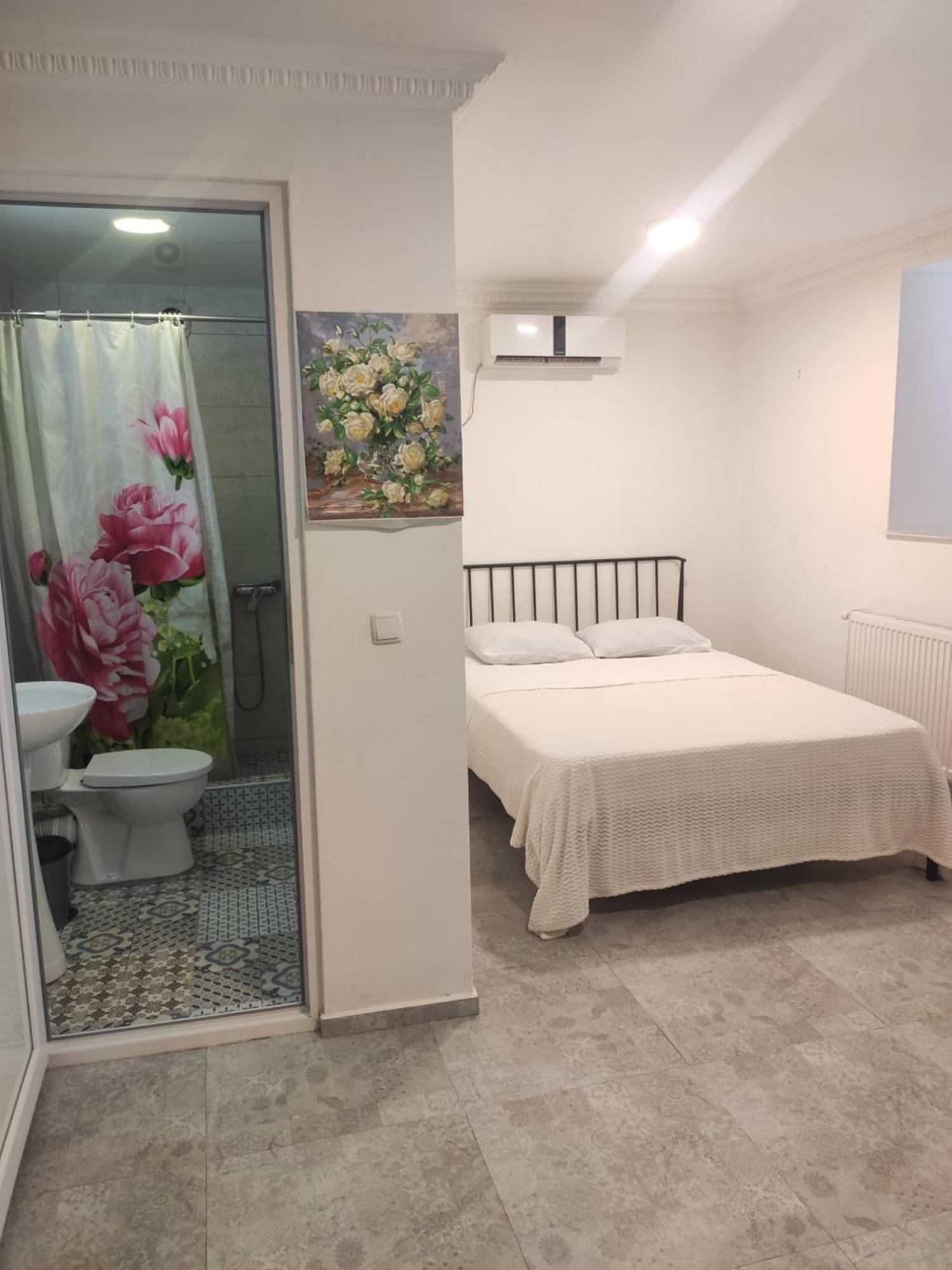 Family Нotel Banuri Koetaisi Buitenkant foto