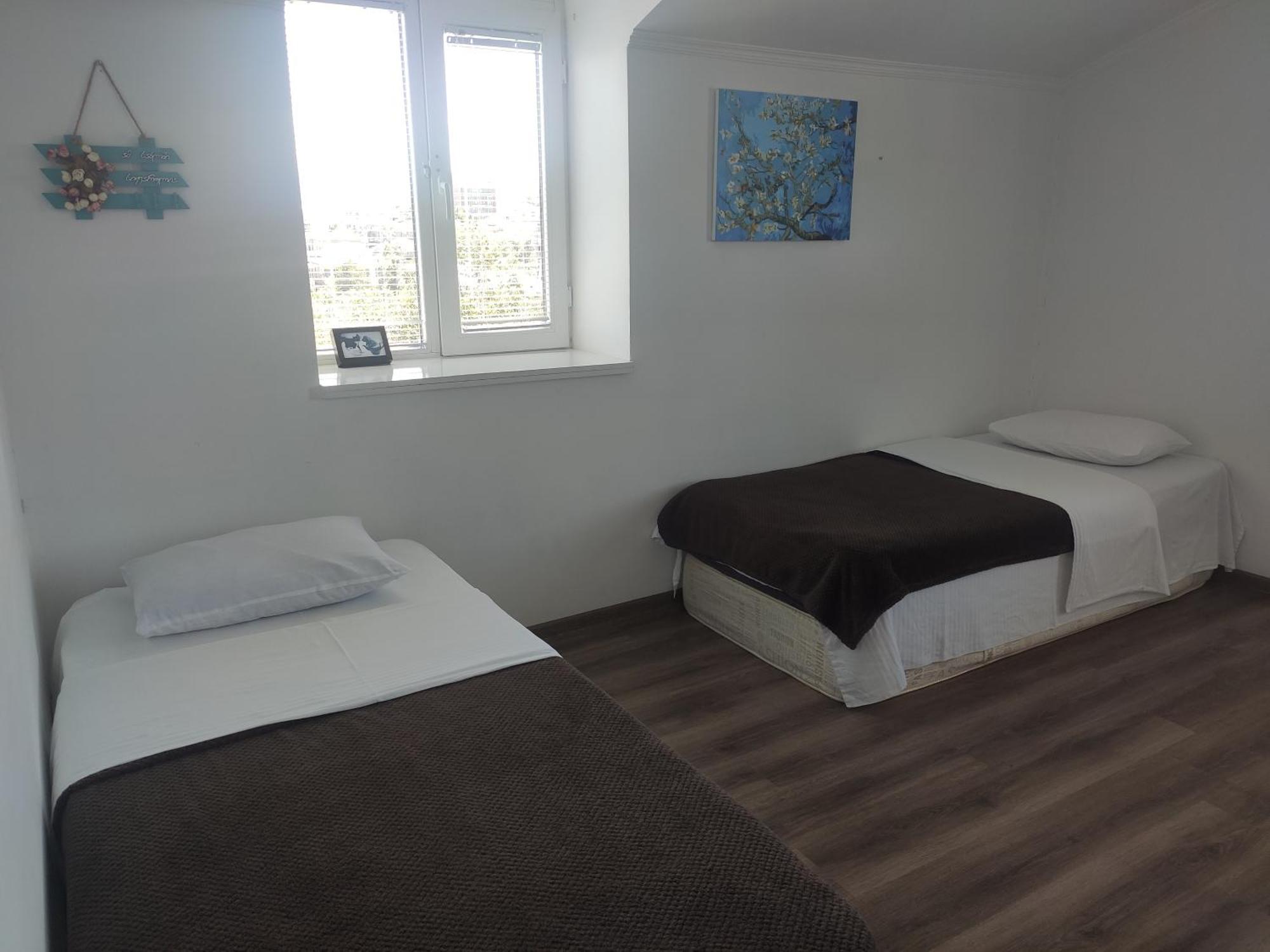Family Нotel Banuri Koetaisi Buitenkant foto