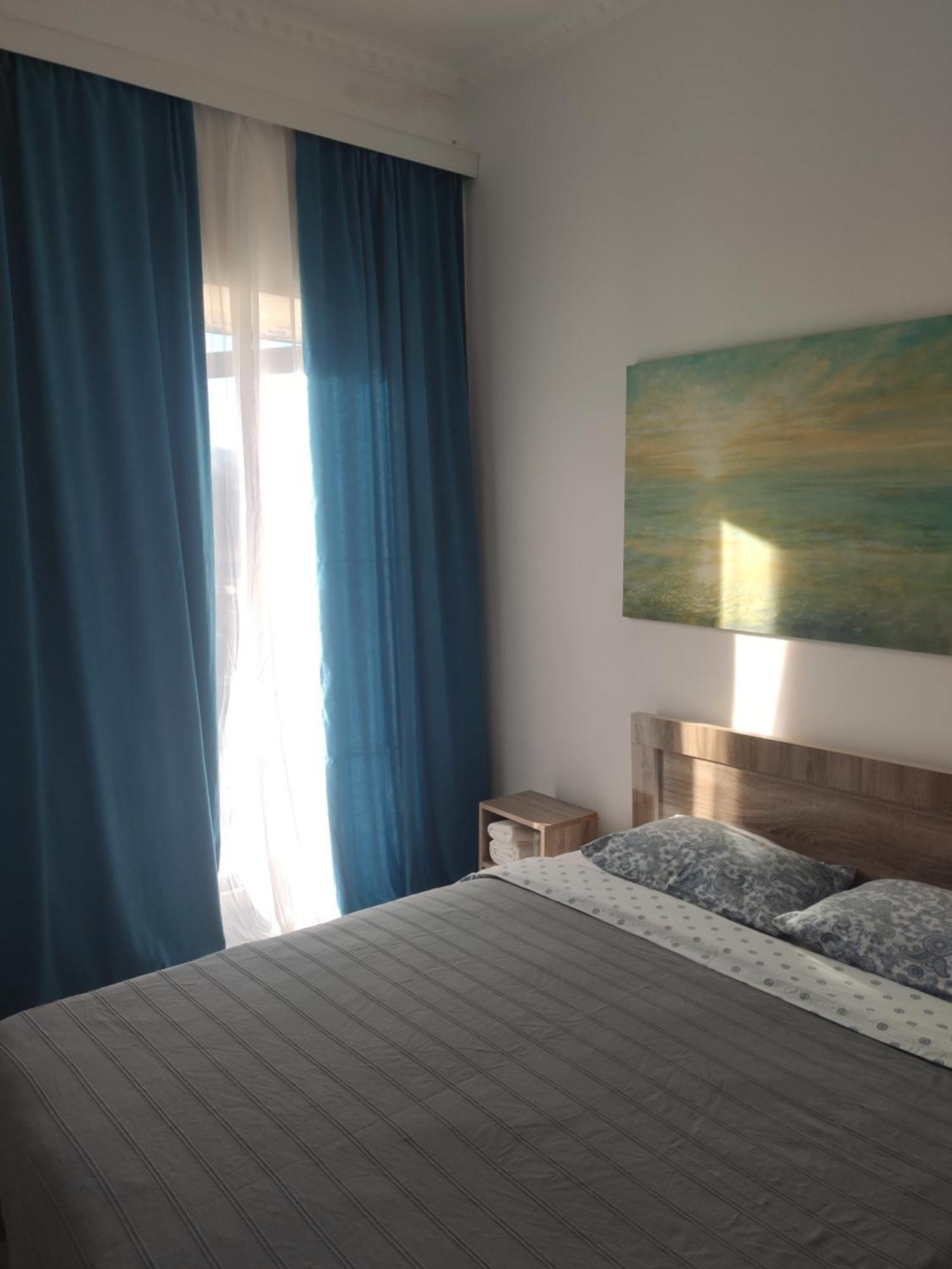 Family Нotel Banuri Koetaisi Buitenkant foto