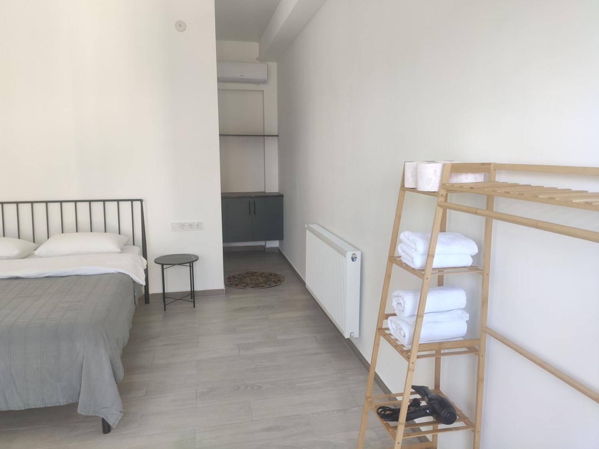 Family Нotel Banuri Koetaisi Buitenkant foto