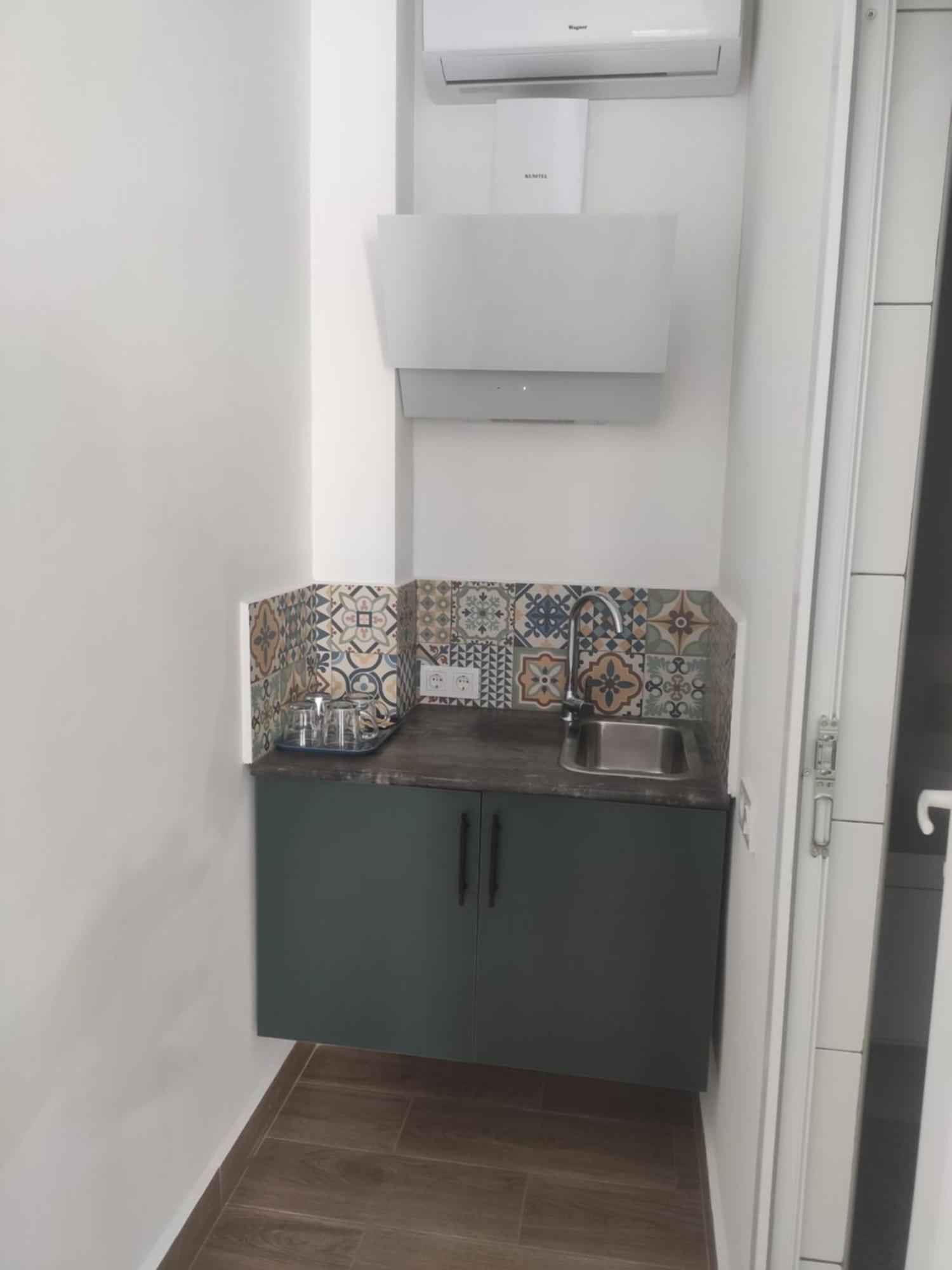 Family Нotel Banuri Koetaisi Buitenkant foto